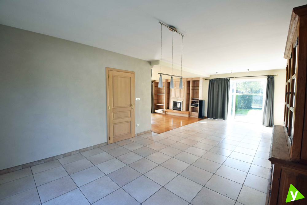 Ruime woning nabij het centrum van Waarschoot - foto 5