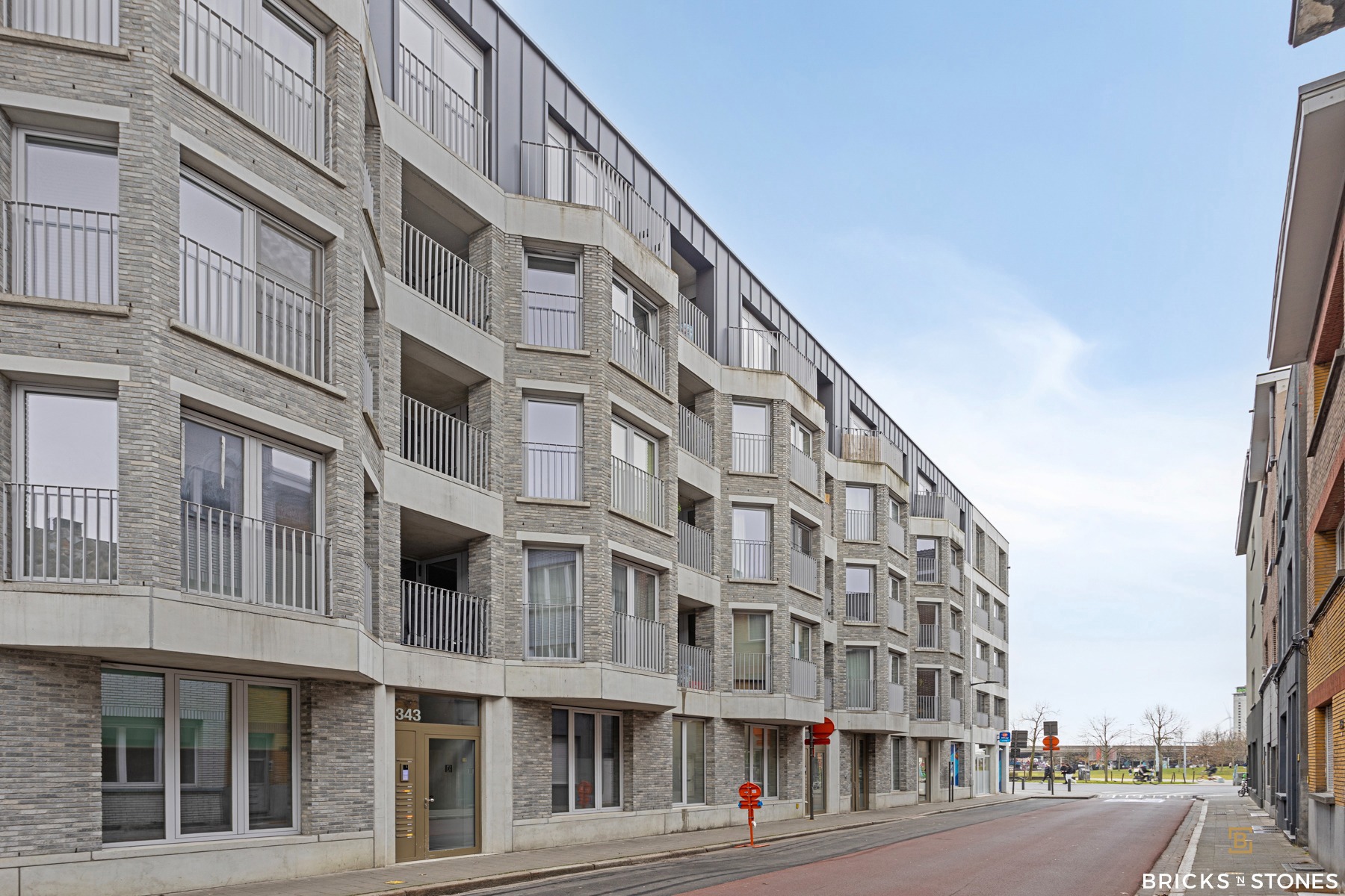 Knap 2-slaapkamer appartement met 2 terrassen - foto 3