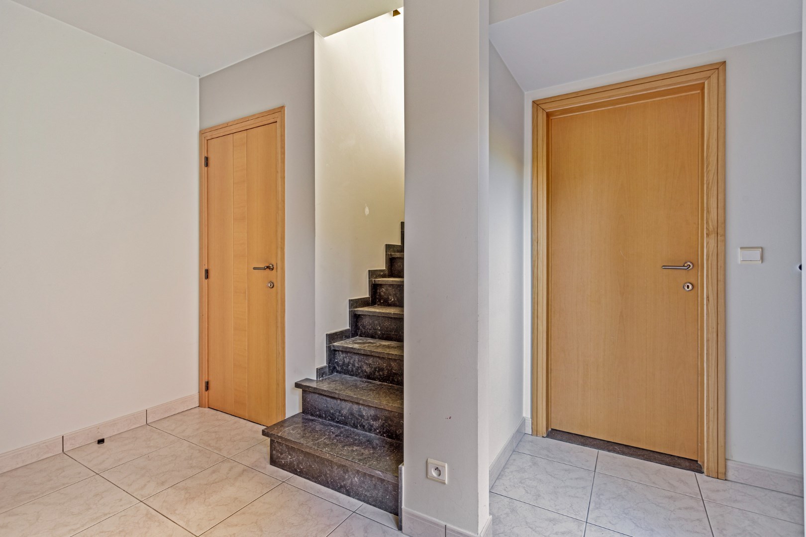 Appartement à louer à Anvers avec 3 chambres - photo 2