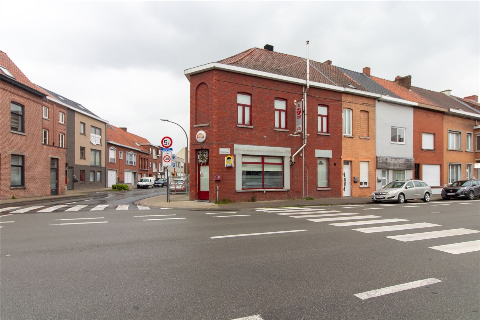 Charmant handelspand in Hartje Kortrijk - foto 1