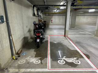 ondergrondse motostaanplaatsen te huur aangeboden in Schoten aan de Boekenborglei 22.- Motostaanplaats 1 aan 45 euro/maandMakkelijke toegang...