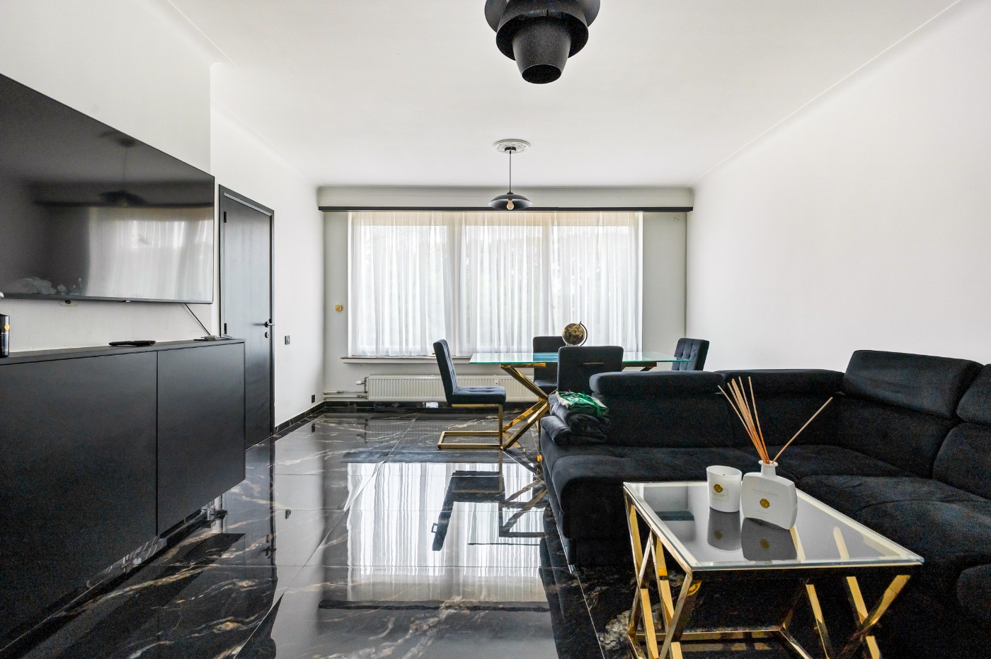 Tof, instapklaar app. op 3e verd. met 2 slpk., terrasje en garage - foto 3