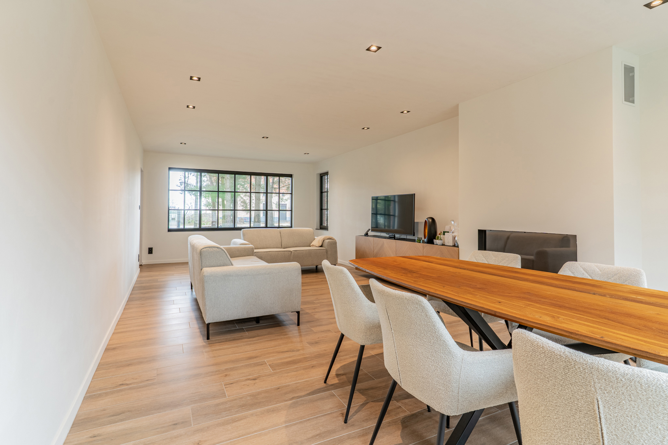 Stijlvol gerenoveerde woning op een perceel van ca. 1.925m² - foto 5