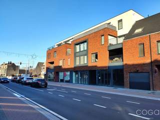 In het centrum van Sint Job in t Goor, aan de onlangs vernieuwde Handelslei, vindt u dit recent opgericht appartement (bouwjaar 2017) met...