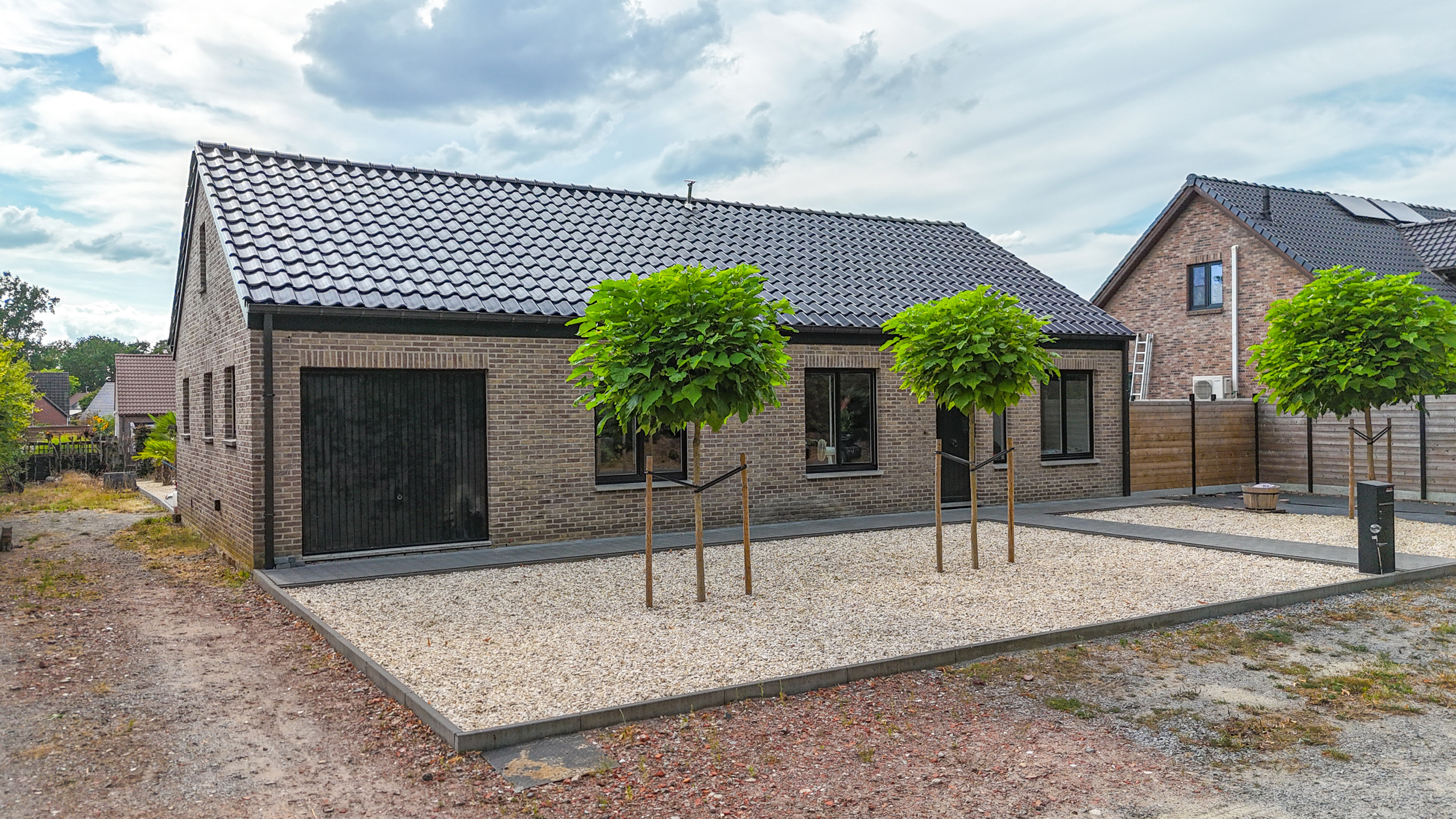 Charmante woning met 3 slpks, grote tuin en ruime zolder! - foto 1