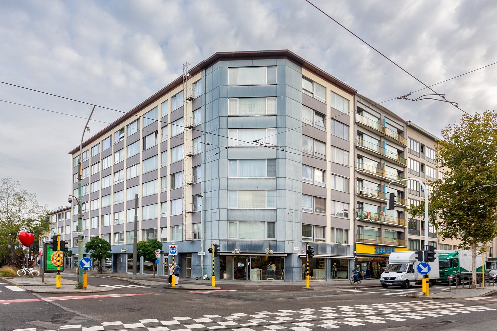 Commercial for sale in Antwerp - photo 2