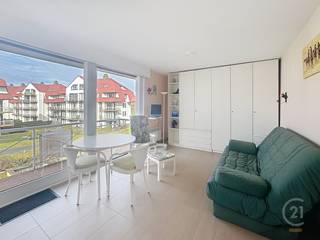 Ontdek deze schitterende studio in het groene domein GREEN GARDEN Op je eigen zonnige terras kun je heerlijk ontspannen, terwijl je ook kunt...