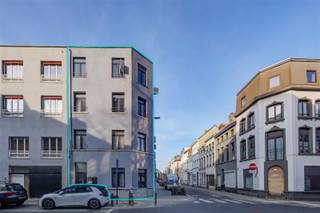 Investeren in zekerheid en potentieel? Deze volledig verhuurde opbrengsteigendom, gelegen in de Lange Beeldekensstraat in hartje Antwerpen, biedt...