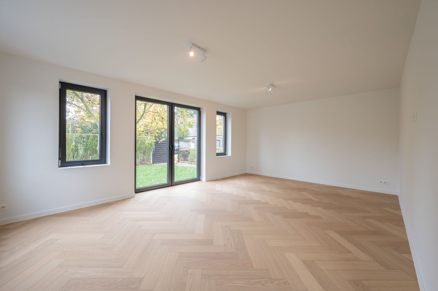 Charmante gerenoveerde open bebouwing te koop met 4 slaapkamers in het hartje van Sint-Andries - photo 4