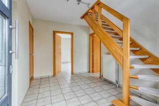 Deze open bebouwing met bureau, 3 slaapkamers, garage en tuin is gelegen in Haasrode/Oud-Heverlee. Op slechts 3 minuten rijden van Haasrode...