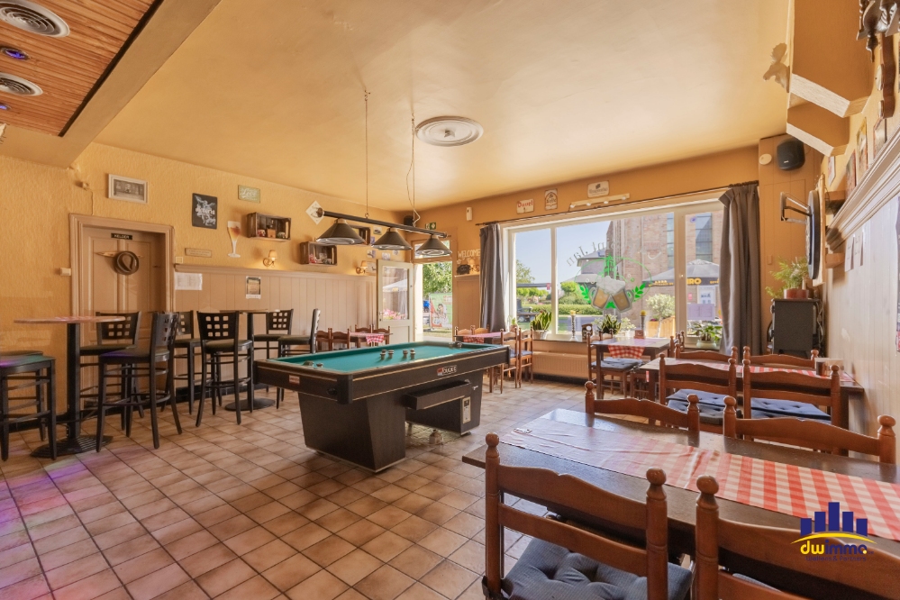 Twee panden te koop als één geheel – Unieke kans tegenover de kerk van Sint-Jan - foto 4