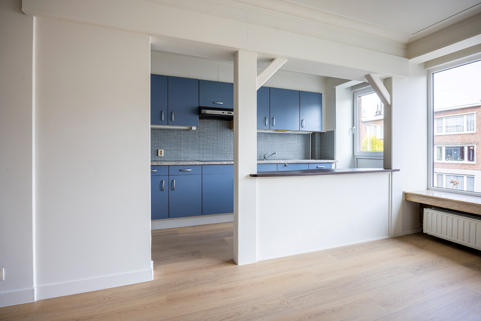 Gerenoveerd 2 slaapkamer appartement met terras - foto 4