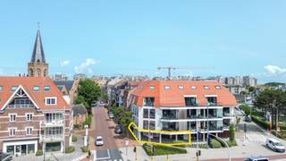 Op een opvallende hoekligging in het centrum van Wenduine bevindt zich dit ruime handelspand van 200 m², aangeboden in casco staat. Dankzij...