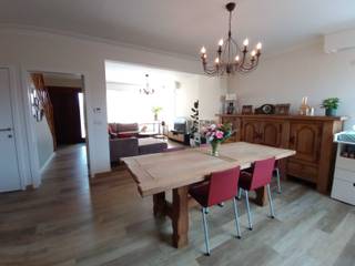 Instapklare gezinswoning met grote tuinOp zoek naar een ruime, lichtrijke gezinswoning?Kom kijken, word verliefd en doe een bod op deze recent...