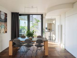Stijlvol appartement met dakterras, waterzicht en EPC A-score nabij het centrum van Gent.Voor meer informatie, mail naar info@carloeggermont.beOntdek...