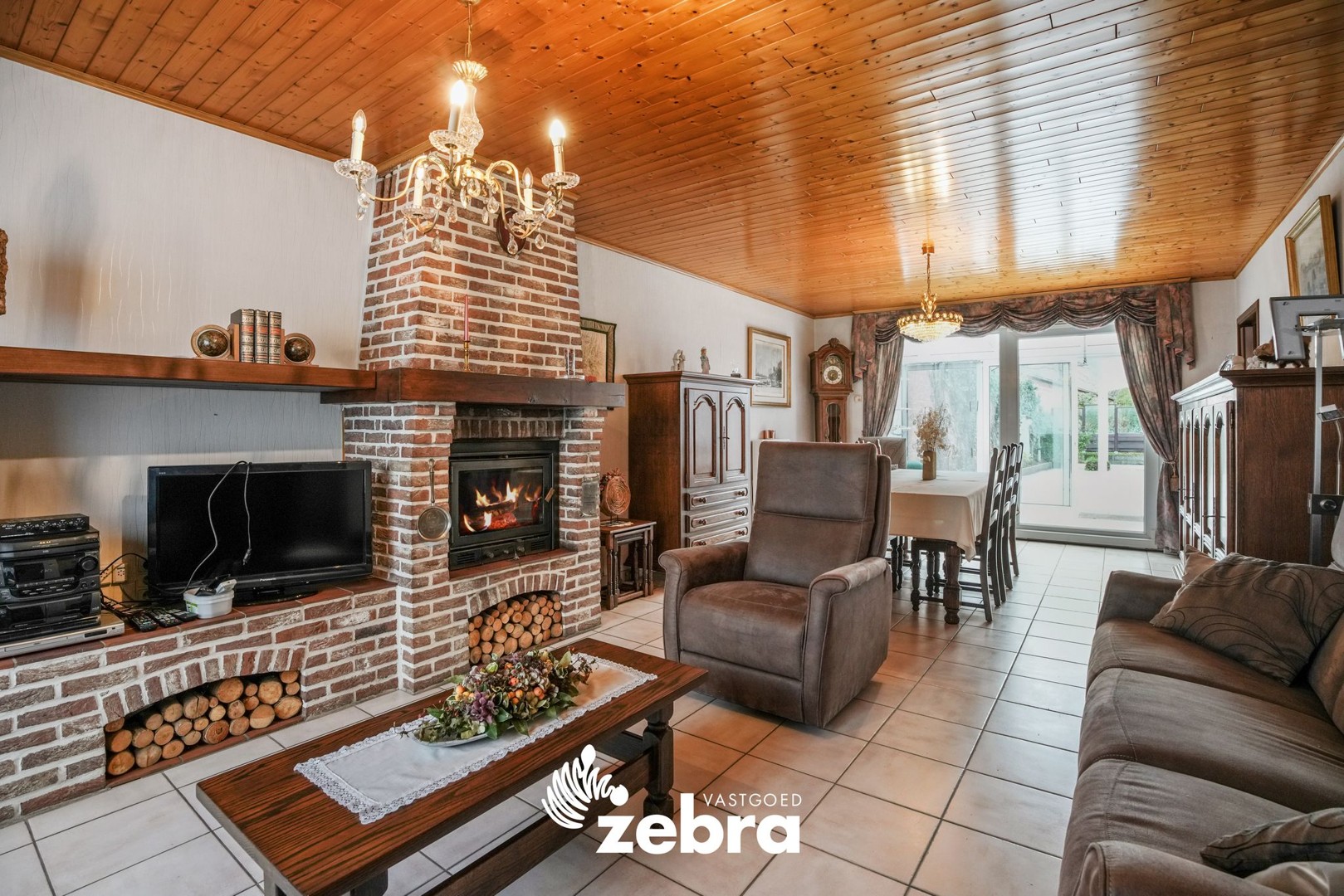 Ruime gezinswoning met 4 slaapkamers, tuin en garage in hartje Tielt - foto 2