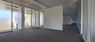 Deze kantoorruimte van 400m² bevindt zich op het gelijkvloers van kantoorgebouw Industria One. Het gebouw is gelegen op de industriezone Maalbeek...