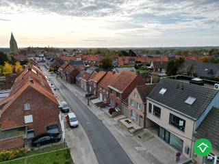 In 2011 werd in één kleinschalig project dit duplex appartement opgericht, op een uiterst centrale maar toch rustige ligging te Moorslede.De indeling...