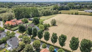 Voor meer info of een bezoek, bel 053 59 49 33 - TOPPER - Op een rustige locatie in Aalst bevindt zich deze prachtige bouwgrond voor een...