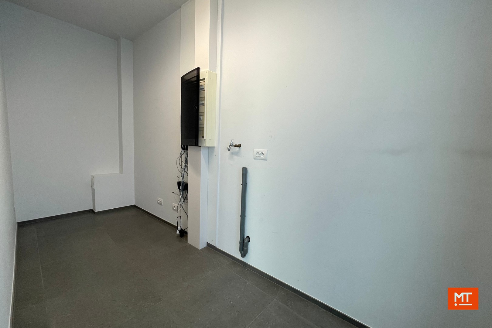 Duplex-appartement met 2 slaapkamers en ruim terras te Beselare - foto 4
