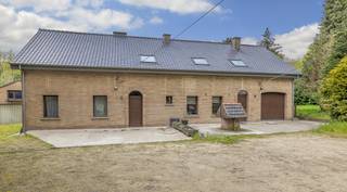 Cette double habitation avec 5 chambres à Dilbeek se situe sur un vaste terrain de 62a34 et offre une opportunité unique alliant espace, intimité...