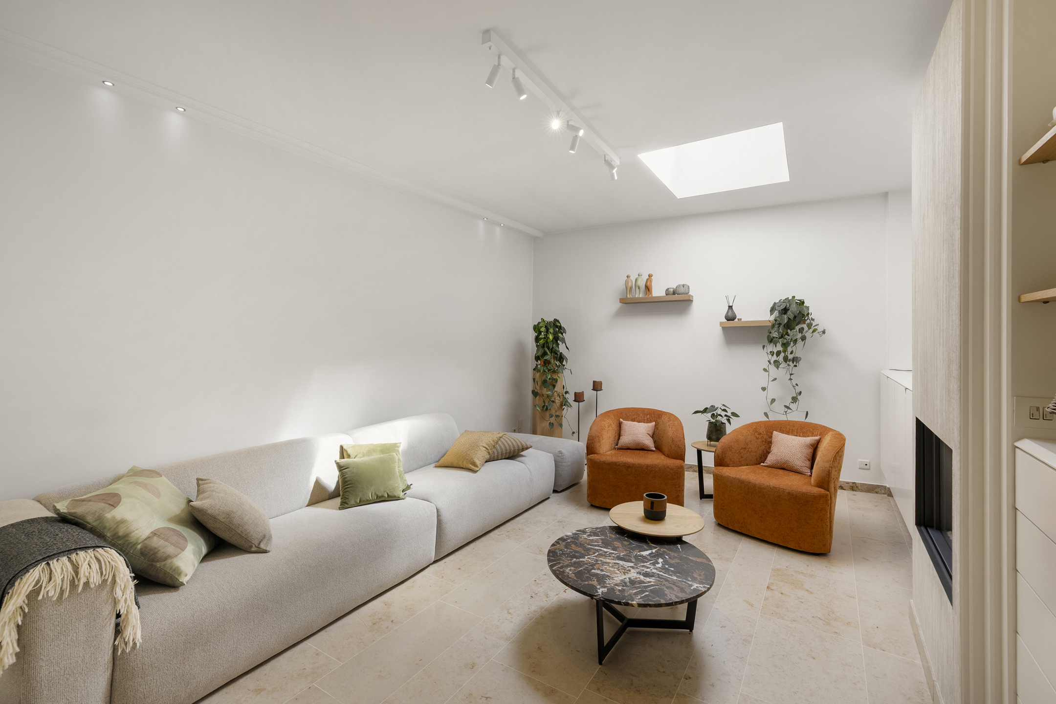 Goedgelegen HANDELSPAND met ruime WOONST, 5 SLK en TUIN - foto 2