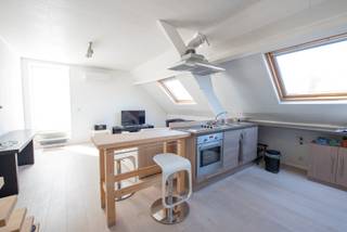 Ontdek dit charmante dakappartement gelegen in de Stationsstraat, op een centrale en vlot bereikbare ligging. Met een bewoonbare oppervlakte van 65...