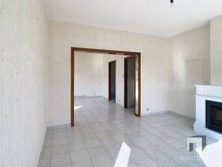 Deze charmante ruime woning in Halen/Zelem biedt u de perfecte combinatie van ruimte en licht. De woning beschikt over drie slaapkamers, een...