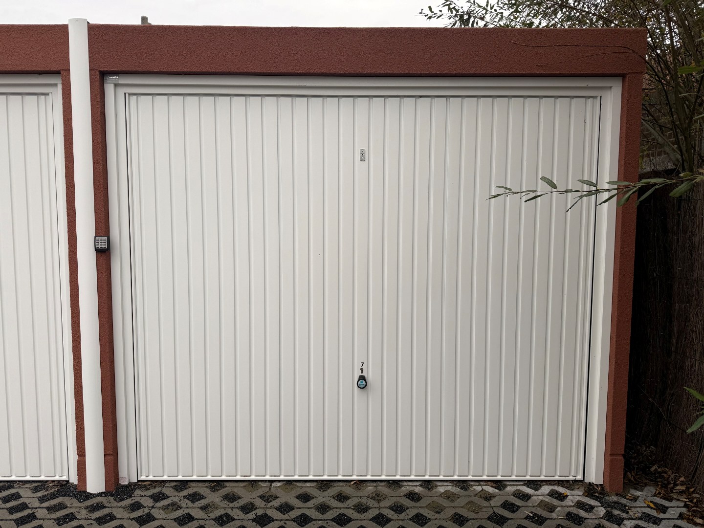 Garagebox vlakbij het station in Tielt! - foto 2