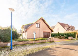 Prachtige Villa te Koop in Sint-Idesbald.Dit unieke pand is gelegen in de rustige en prestigieuze Marie-Joséstraat. Het bruisende centrum van...