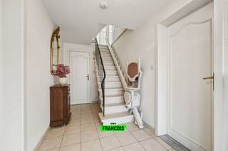 Deze uitstekend onderhouden gezinswoning is gelegen in Knokke-Heist en biedt een ideale combinatie van ruimte, comfort en energiezuinig wonen...