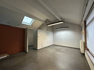 Espace de pratique d'environ 100 m² à louer à Heule. Le bâtiment se compose de 2 pièces séparées pouvant servir de salle d'attente ou de...
