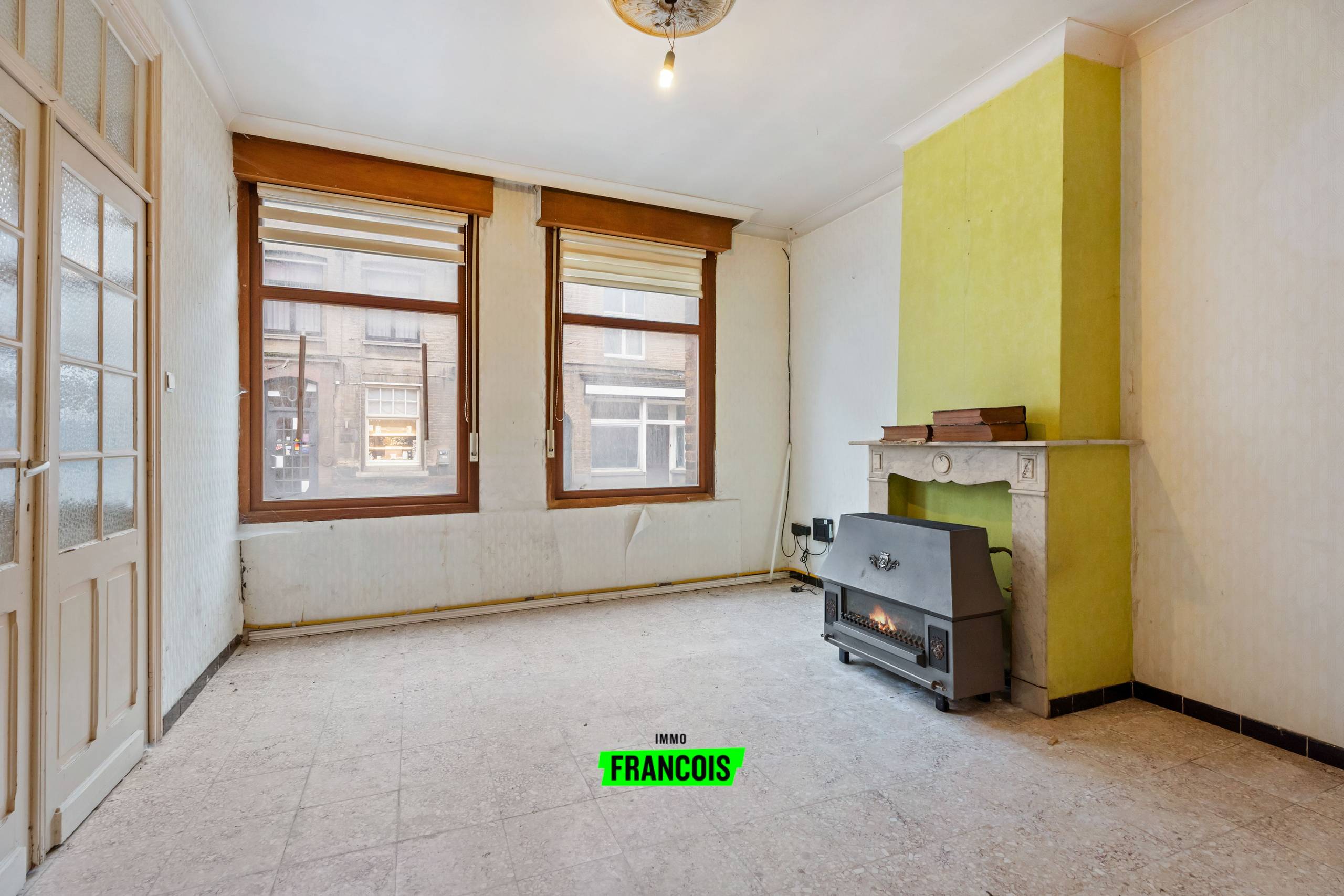 Te renoveren woning met werkplaats en aanpalende garage in centrum Diksmuide te koop - foto 3