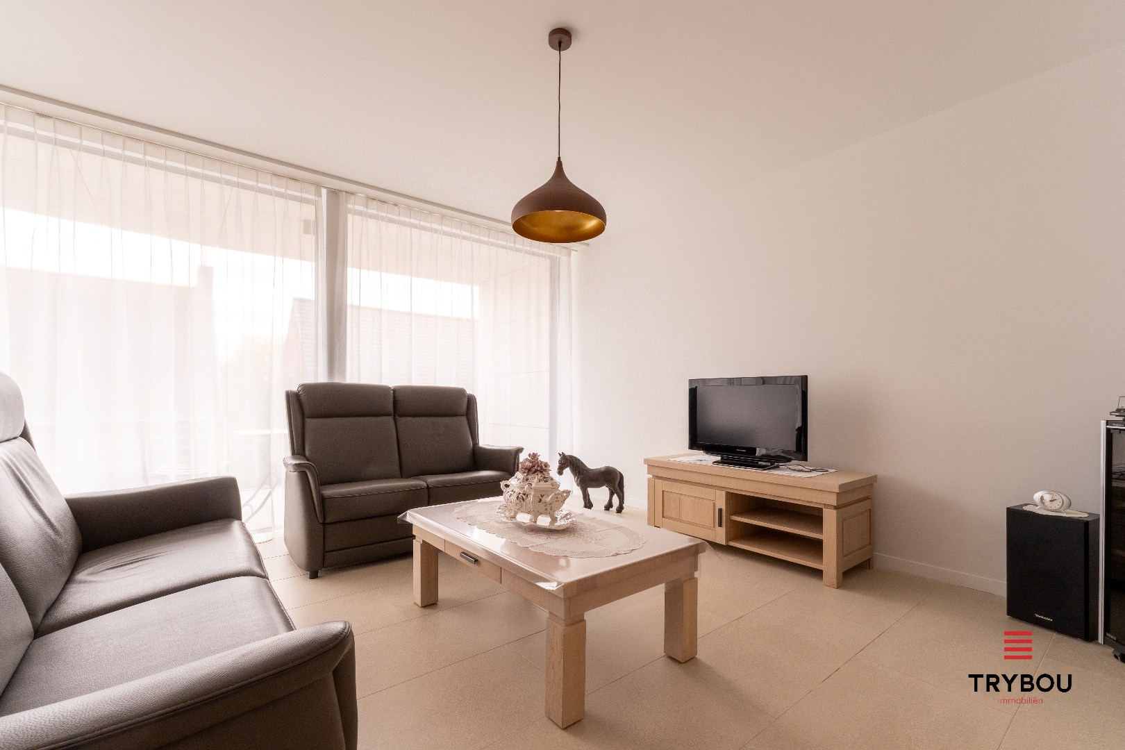 Appartement met 2 slaapkamers, garage en 2 staanplaatsen in Houthulst! - foto 3