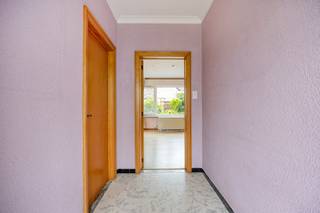 This bungalow to renovate, located at Urselseweg 190 in Ursel, offers a unique opportunity on a spacious plot of 854 m². With an open view at the...
