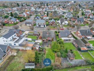 VRIJSTAANDE GEZINSWONING OP EEN PERCEEL VAN CIRCA 10 ARE TE REKEM !We vinden deze open woning met een bewoonbare oppervlakte van 158 m² terug op een...