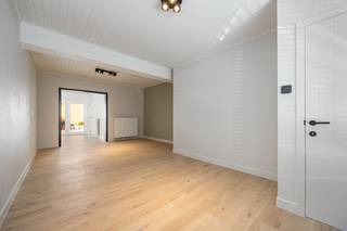 Gezellige stadswoning (beschikbaar vanaf 1 maart) met twee slaapkamers en knusse buitenruimte op een zeer centrale locatie in Turnhout nabij...