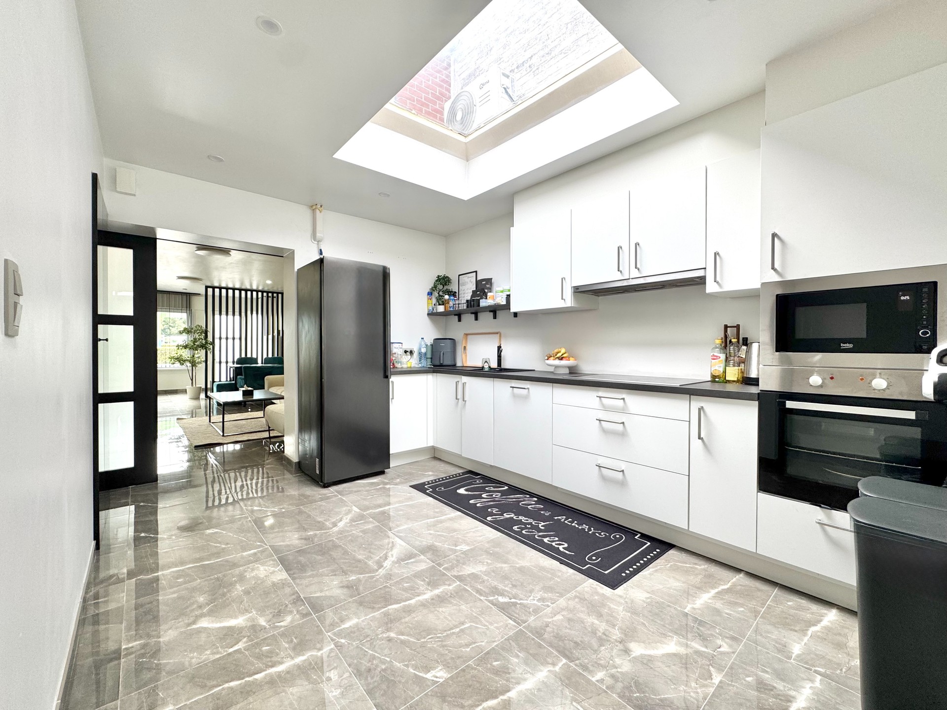 INSTAPKLARE WONING MET TUIN & GARAGE EN UITWEG - foto 1