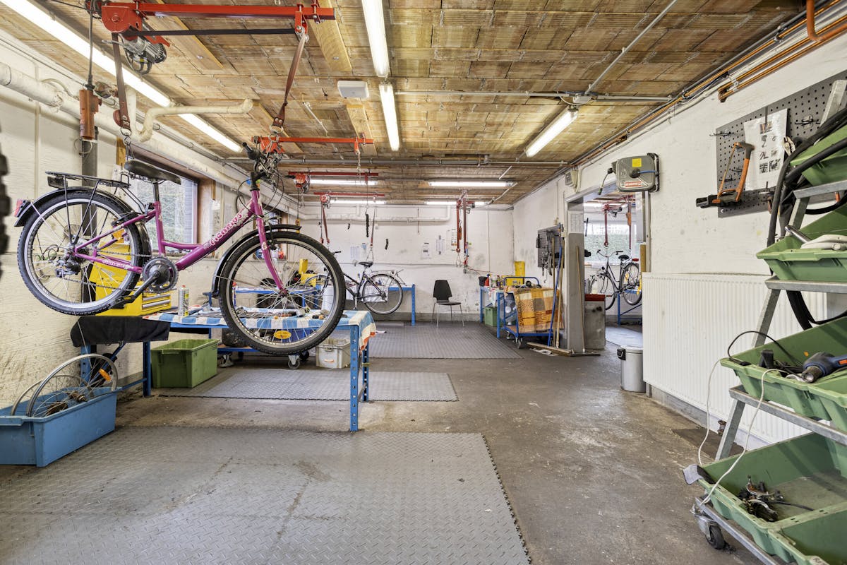 Commercieel bedrijfsgebouw van ca. 400m² met parking - foto 4