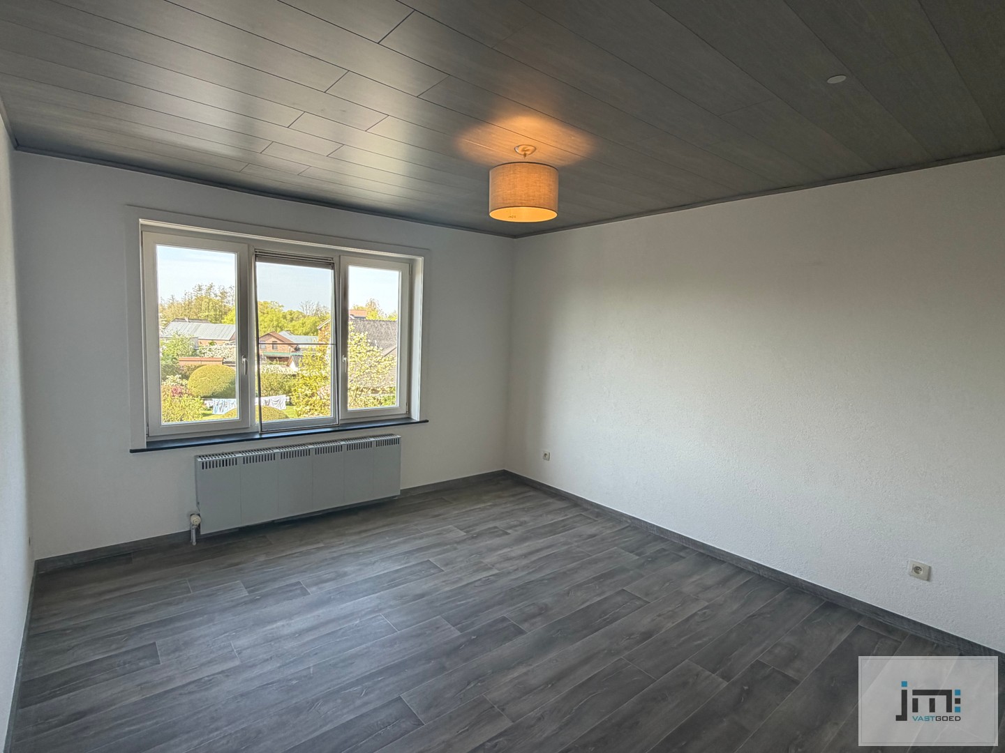 Gerenoveerd appartement met 4 slaapkamers - foto 4