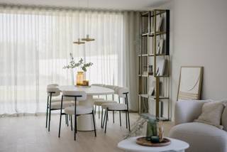 https://www.eribo.be/te-koop/huizen-vichte-hof-ter-vichten<br /><br />Hof ter Vichten staat voor modern wonen in een leuke buurt en is de ideale uitvalsbasis in het centrum van Vichte, m.a.w. het heeft alles in huis voor iedereen die op zoek is naar een aangename plek om te wonen. <br /><br />Dit Eribo-project omvat 19 woningen met een halfopen of gesloten bebouwing, elk met 3 ruime slaapkamers. De tuinen zijn afgesloten met een tuinpoortje en zijn toegankelijk via een aparte toegangsweg. 11 woningen zijn voorzien van een inpandige garage. De overige woningen hebben een privatieve carport ter beschikking op het terrein met afsluitbare berging.<br /><br />Eribo staat garant voor duurzame kwaliteit. De woningen worden in detail afgewerkt met hoogwaardige materialen (incl. aluminium buitenschrijnwerk) en voldoen aan de hedendaagse comforteisen, met veel aandacht voor thermische en akoestische isolatie. Alle woningen zijn voorzien van zonnepanelen, warmtepomp en vloerverwarming. Inclusief tuinhuis.<br /><br />De verkoop van fase 1 is momenteel bezig. Deze bestaat uit 7 woningen gelegen aan de Waregemstraat. <br /><br />Meer info op https://www.eribo.be/te-koop/huizen-vichte-hof-ter-vichten of contacteer ons via ben@eribo.be of 0488/942.643.