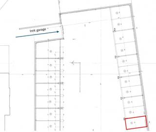 Parking Zoute Palace<br /><br />Uitstekend gelegen staanplaats aan het iconische Place m’as-tu vu, vlak achter de Memlinc.<br />Deze ruime staanplaats is vlot toegankelijk gelegen op het niveau -1. Geschikt voor een grote wagen.<br />Afmetingen:
<ul>
	<li>2m50 breed</li>
	<li>5m diep</li>
	<li>2m68 hoog</li>
</ul>
Interesse? Vraag gerust uw bezoek aan!<br />Ref. G739