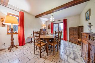 Volledige presentatie met plannen en dynamische video:We Invest Hesbaye stelt u deze bungalow met 4 gevels voor, gelegen in een rustige en groene...