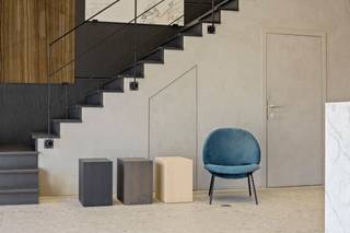 Mooie showroom/burelen met parking en magazijn, TOPgelegen langs de N8. Zeer mooie burelen/groepspraktijk/showroom (gebouwd in 2012 en voorzien...