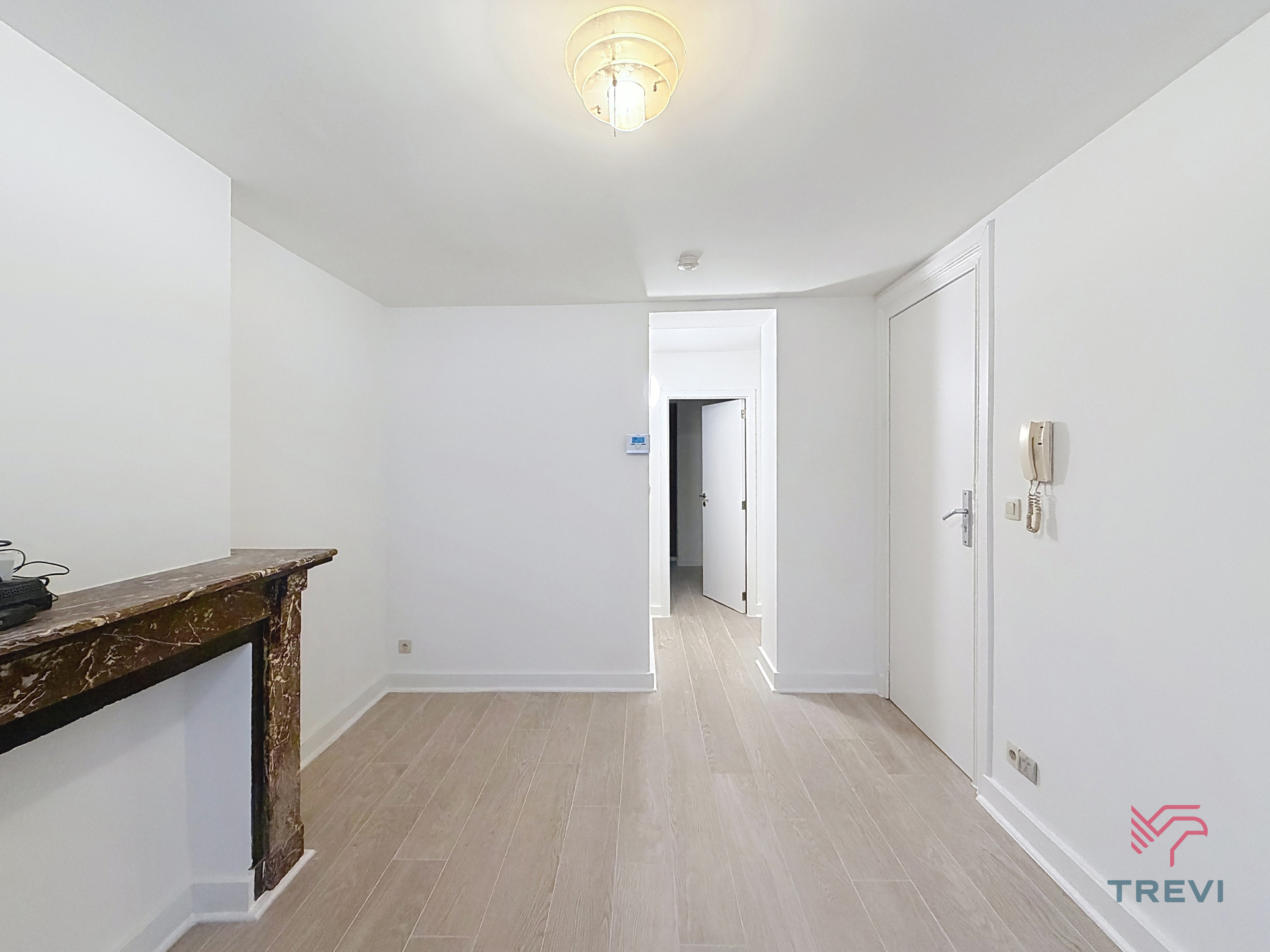 Gerenoveerd appartement met 1 slaapkamer - foto 3