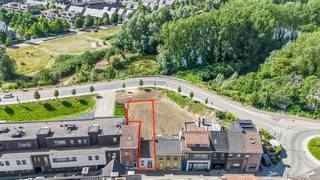 Op zoek naar een woning met potentieel én een uitstekende ligging? Deze totaal te renoveren woning in Temse is een buitenkans voor wie wil...
