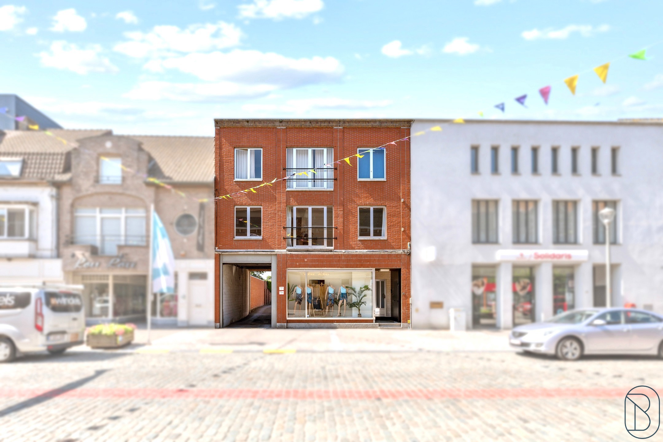 Opbrengsteigendom (winkel + 2 app), parking en 10 garages - foto 2