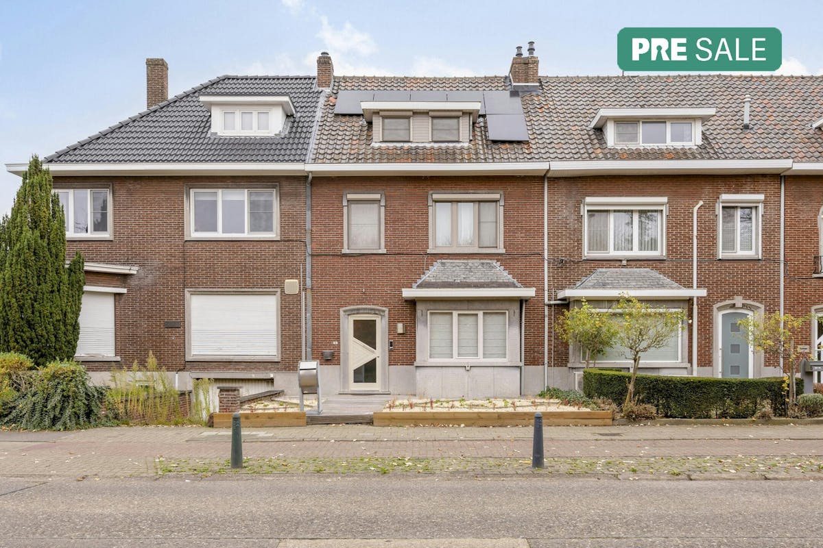 Maison de ville bien située avec 3 ou 4 chambres, jardin et garage box - photo 2