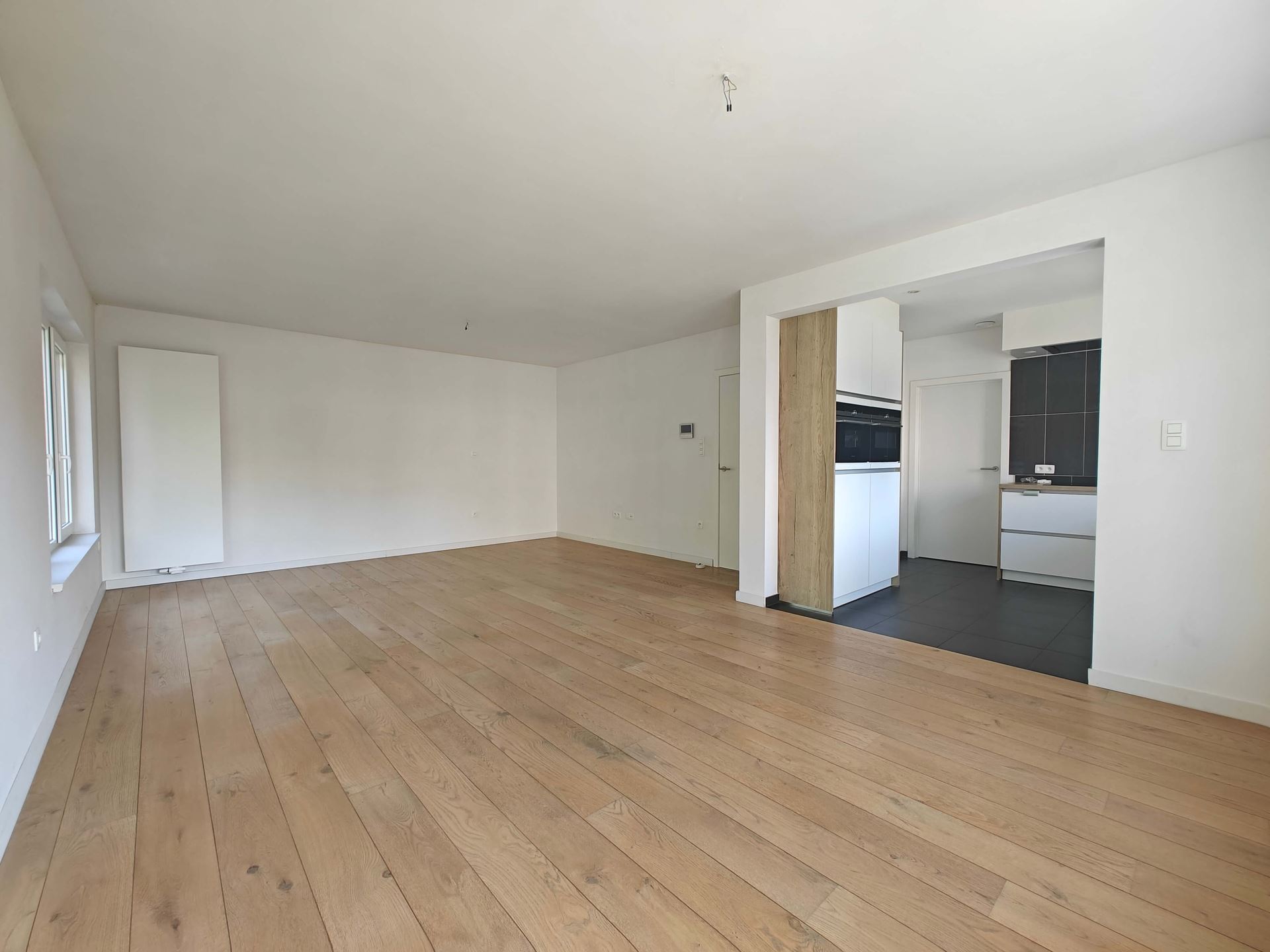 Gerenoveerd appartement met 3 slaapkamers - foto 4