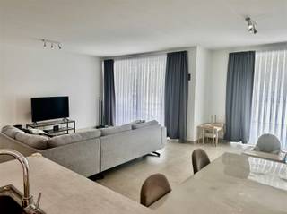 Dit 3 slaapkamer appartement, gelegen op de eerste verdieping, is gelegen in de residentie "Paddenhoek te Kluisbergen.  Op wandelafstand van de AD...